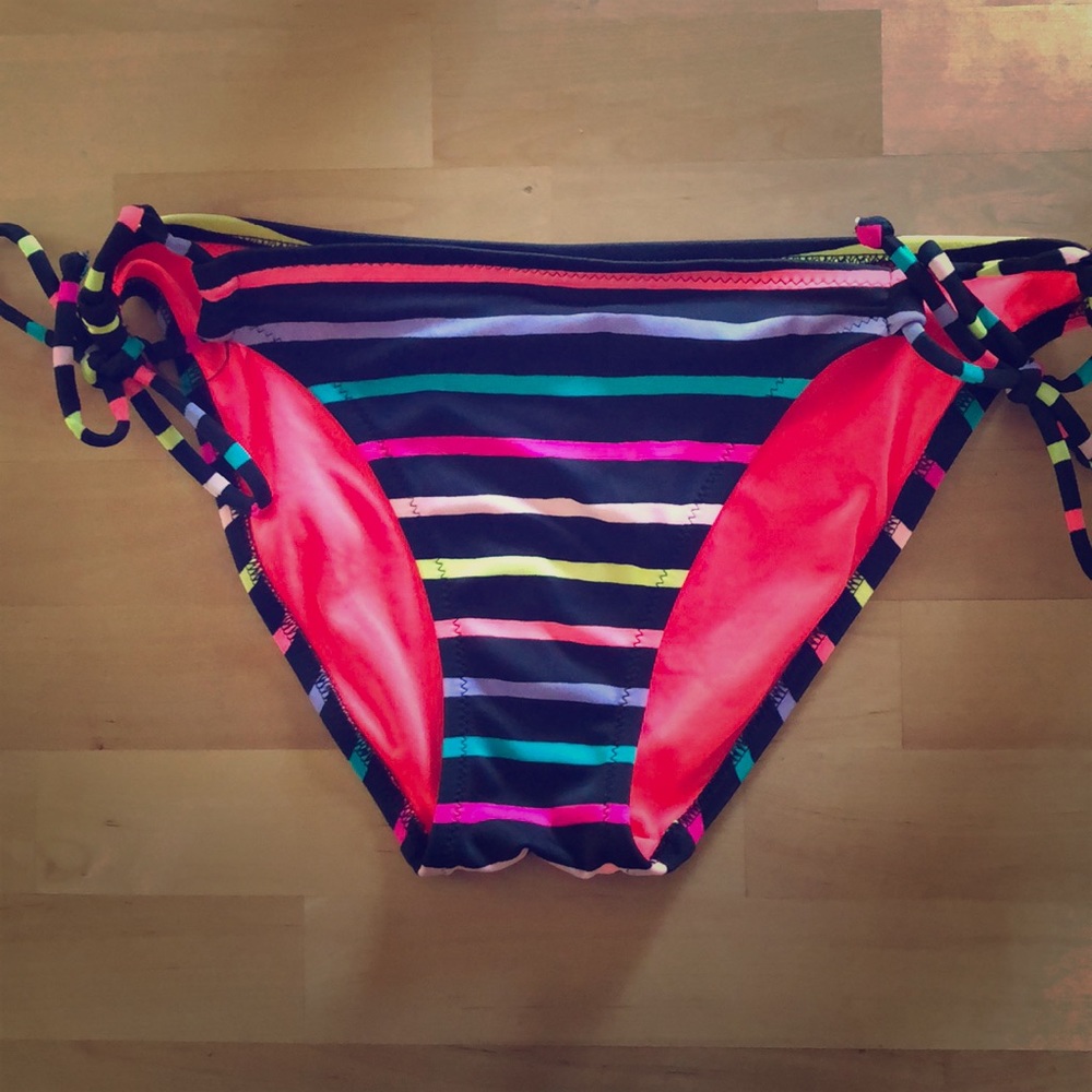 Victoria’s Secret String Bikini Bottoms XS